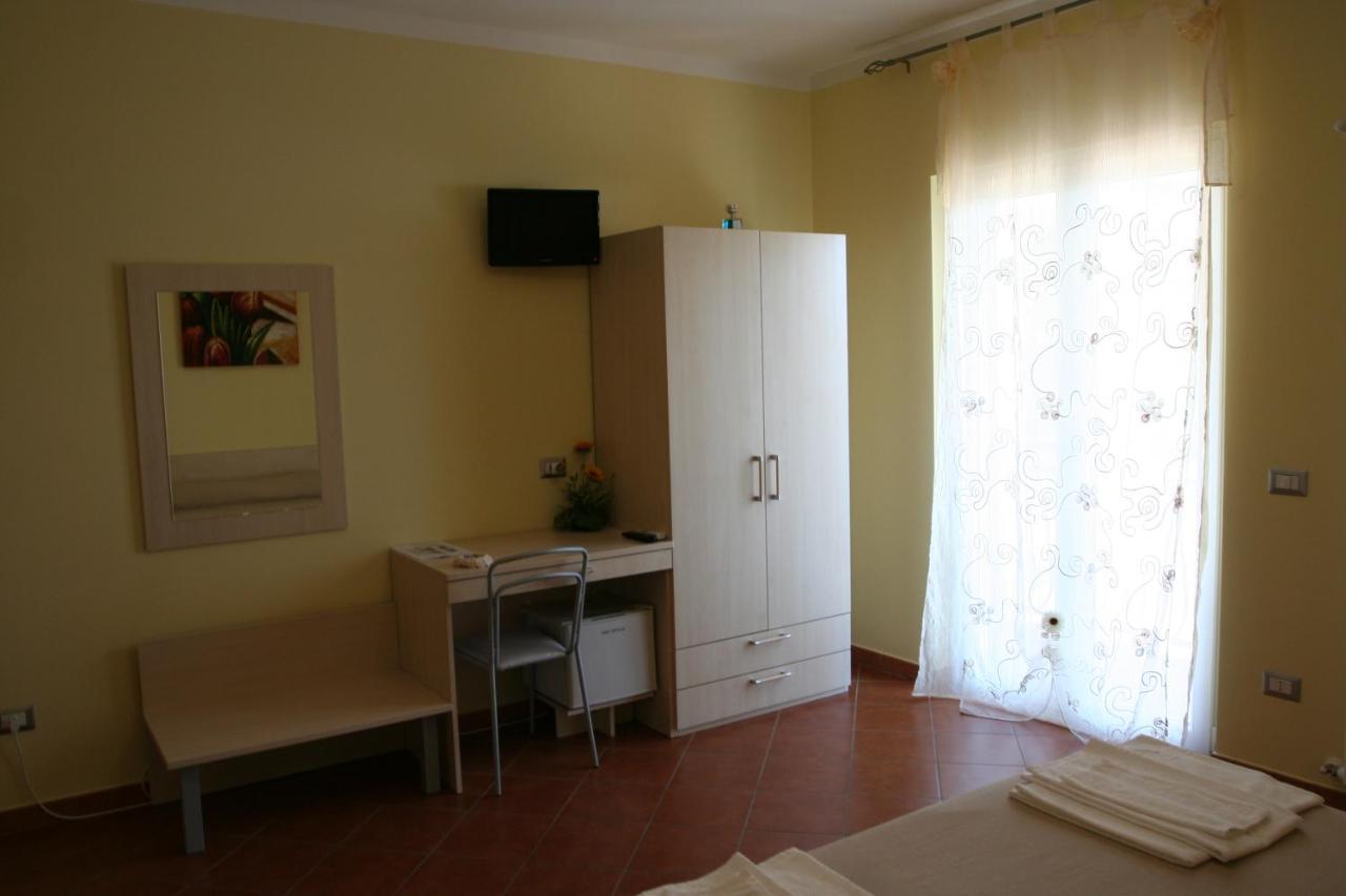 Il Nido Delle Rondini Bed & Breakfast Grottole Bagian luar foto