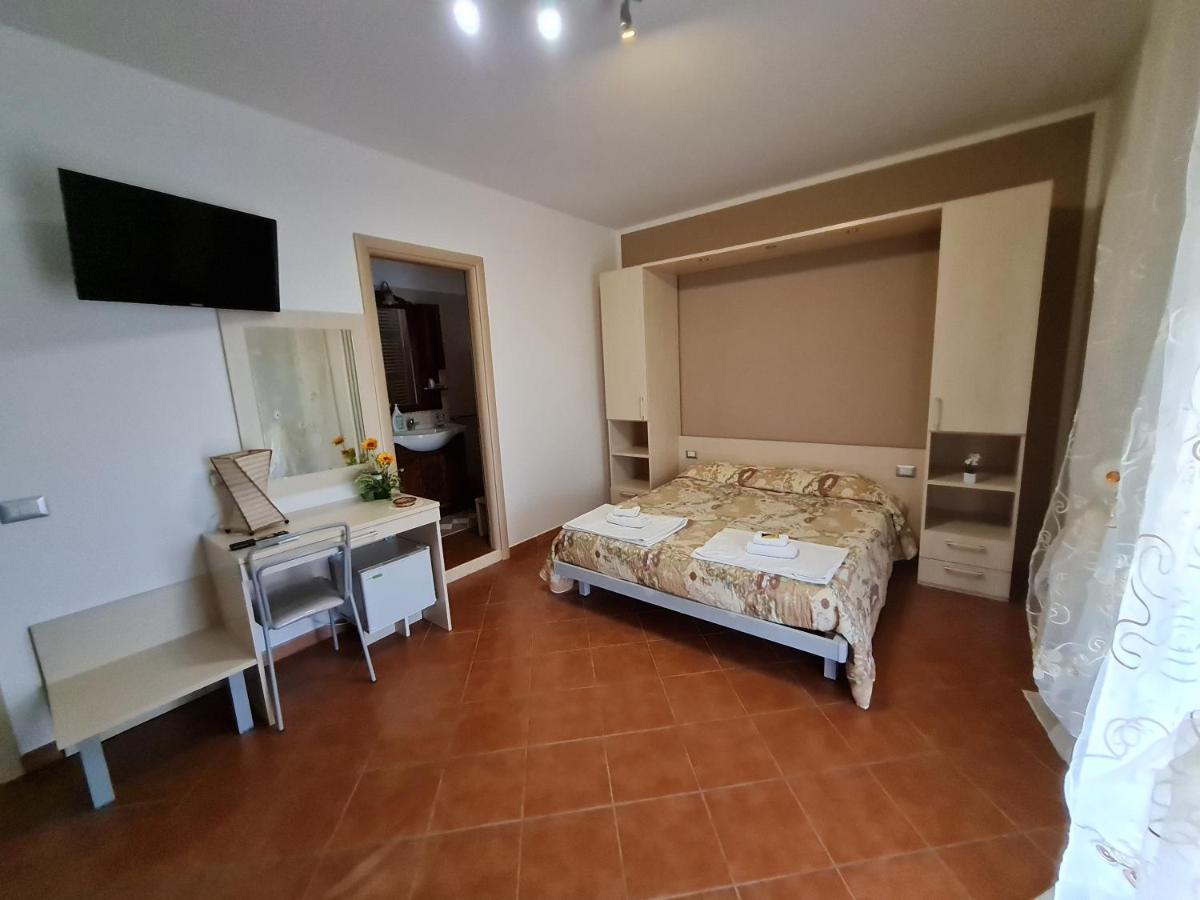 Il Nido Delle Rondini Bed & Breakfast Grottole Bagian luar foto