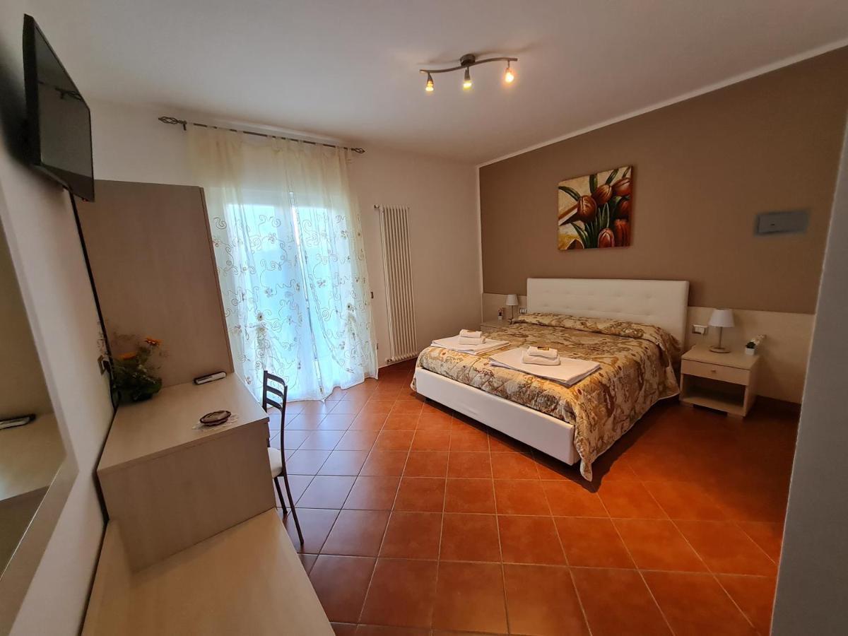Il Nido Delle Rondini Bed & Breakfast Grottole Bagian luar foto